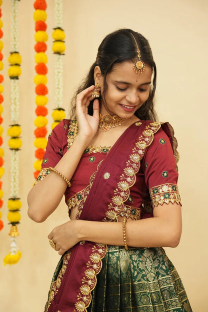 దక్షిణ భారత పండుగ సాంప్రదాయ హాఫ్ చీర (ఛవి) 