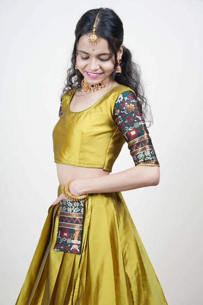 దక్షిణ భారత పండుగ సాంప్రదాయ హాఫ్ చీర (జగ్వి) 