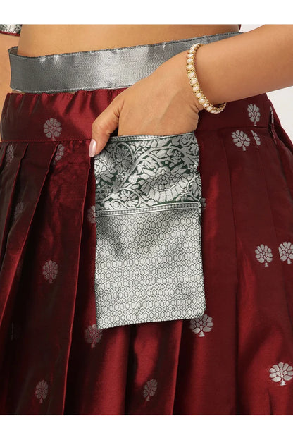 దక్షిణ భారత పండుగ సాంప్రదాయ హాఫ్ చీర (నేహాల్) 