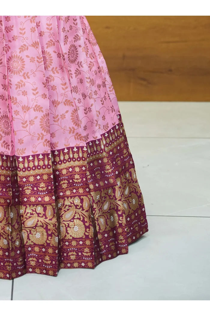 దక్షిణ భారత పండుగ సాంప్రదాయ హాఫ్ చీర (ఛవి) 