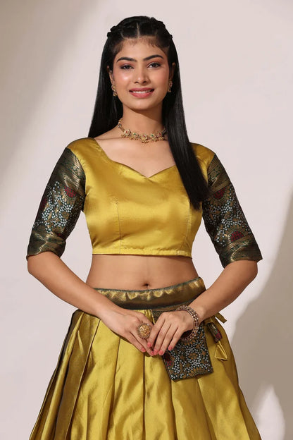 దక్షిణ భారత పండుగ సాంప్రదాయ హాఫ్ చీర (ఛవి) 