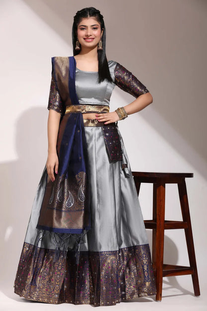 దక్షిణ భారత పండుగ సాంప్రదాయ హాఫ్ చీర(పటోలా) 