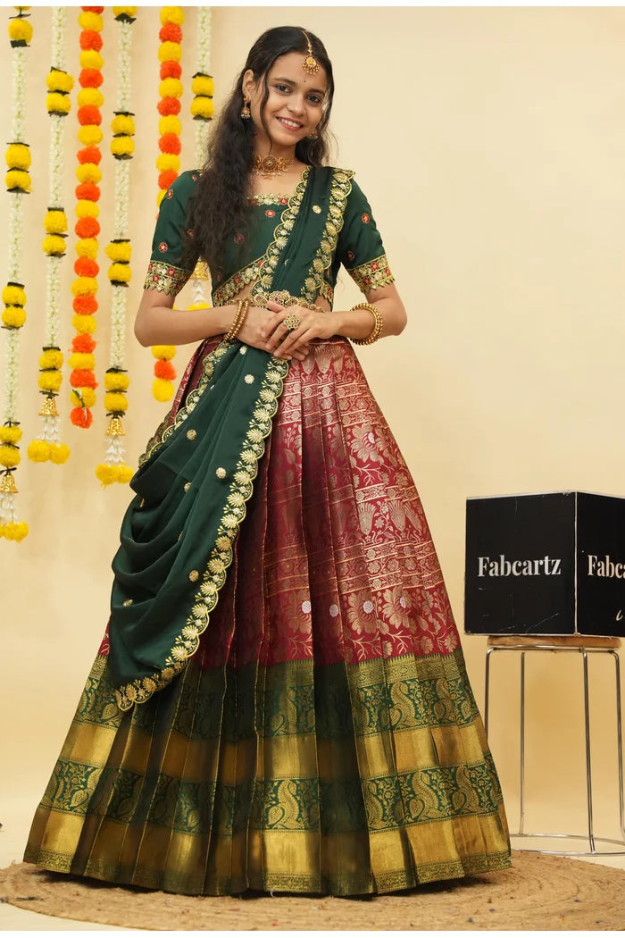 దక్షిణ భారత పండుగ సాంప్రదాయ హాఫ్ చీర (ఛవి) 