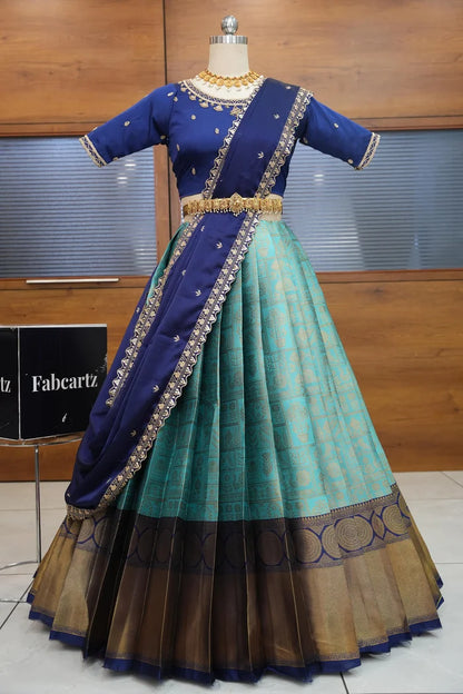 దక్షిణ భారత పండుగ సాంప్రదాయ హాఫ్ చీర (ఛవి) 