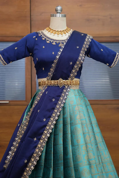 దక్షిణ భారత పండుగ సాంప్రదాయ హాఫ్ చీర (ఛవి) 