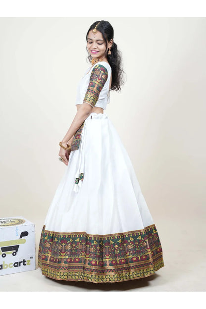దక్షిణ భారత పండుగ సాంప్రదాయ హాఫ్ చీర (జగ్వి) 