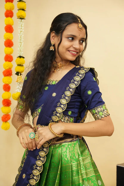 దక్షిణ భారత పండుగ సాంప్రదాయ హాఫ్ చీర (ఛవి) 