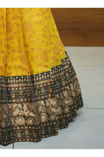 దక్షిణ భారత పండుగ సాంప్రదాయ హాఫ్ చీర (ఛవి) 