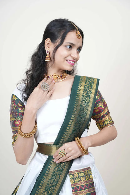 దక్షిణ భారత పండుగ సాంప్రదాయ హాఫ్ చీర (జగ్వి) 