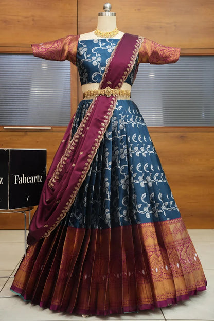 దక్షిణ భారత పండుగ సాంప్రదాయ హాఫ్ చీర (ఛవి) 