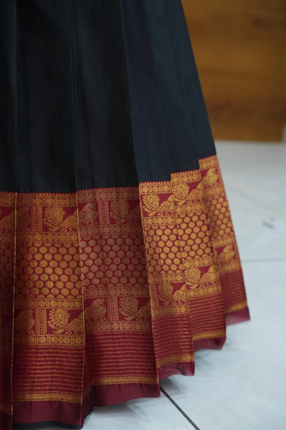 దక్షిణ భారత పండుగ సాంప్రదాయ హాఫ్ చీర (ఛవి) 