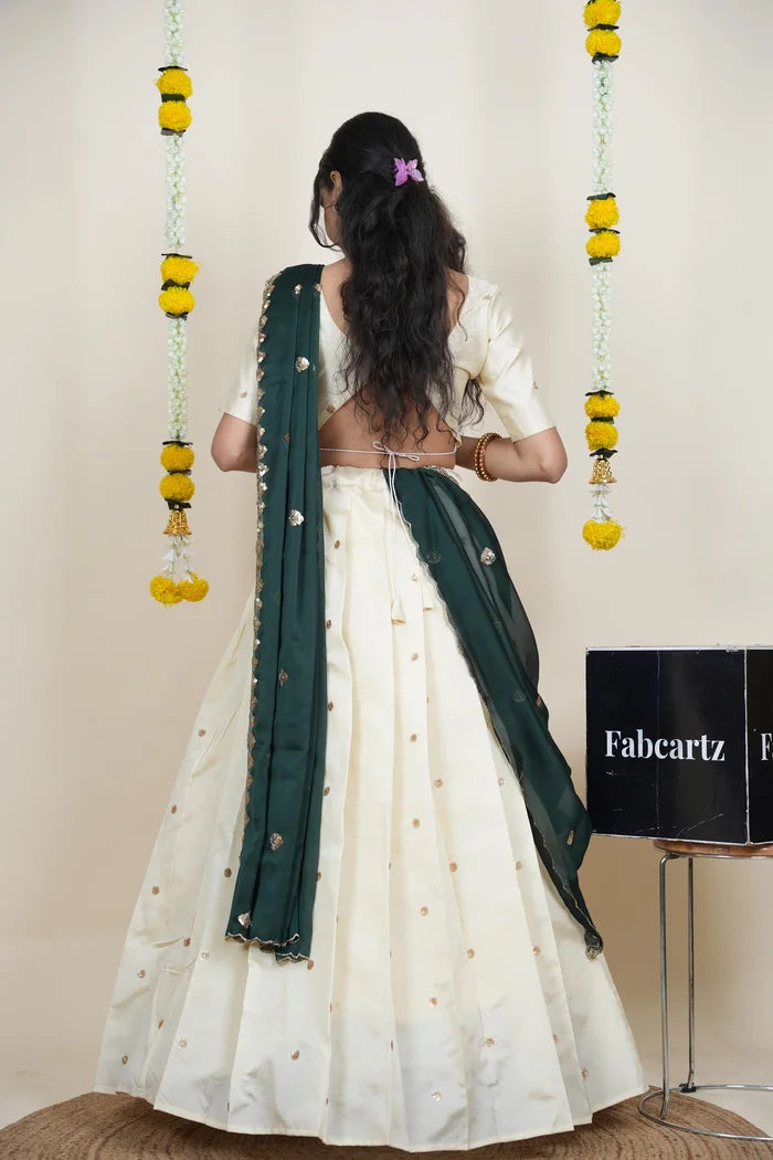 దక్షిణ భారత పండుగ సాంప్రదాయ హాఫ్ చీర (ఛవి) 