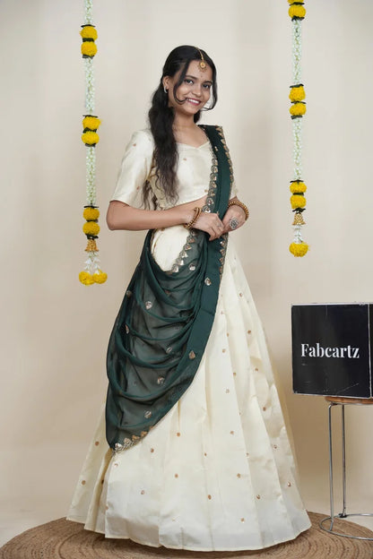 దక్షిణ భారత పండుగ సాంప్రదాయ హాఫ్ చీర (ఛవి) 