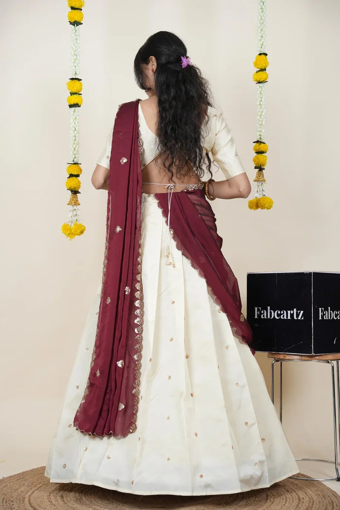 దక్షిణ భారత పండుగ సాంప్రదాయ హాఫ్ చీర (ఛవి) 