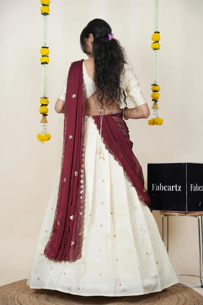 దక్షిణ భారత పండుగ సాంప్రదాయ హాఫ్ చీర (ఛవి) 