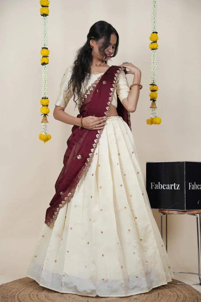 దక్షిణ భారత పండుగ సాంప్రదాయ హాఫ్ చీర (ఛవి) 