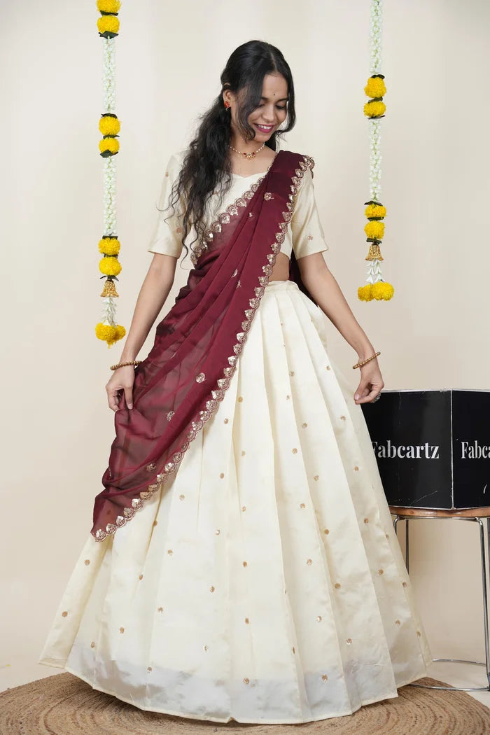 దక్షిణ భారత పండుగ సాంప్రదాయ హాఫ్ చీర (ఛవి) 