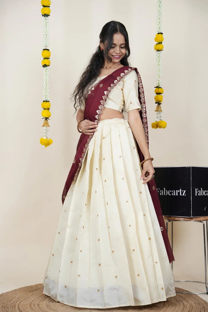 దక్షిణ భారత పండుగ సాంప్రదాయ హాఫ్ చీర (ఛవి) 