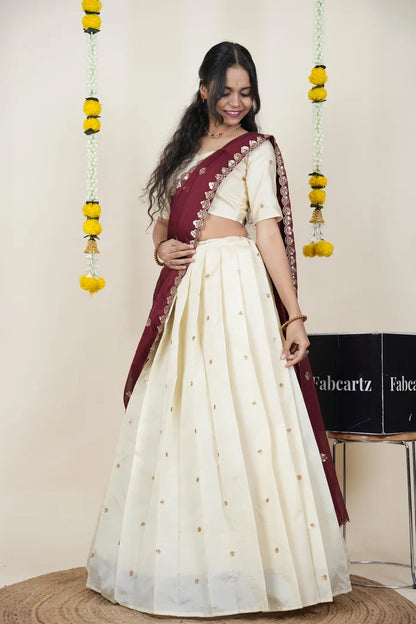 దక్షిణ భారత పండుగ సాంప్రదాయ హాఫ్ చీర (ఛవి) 