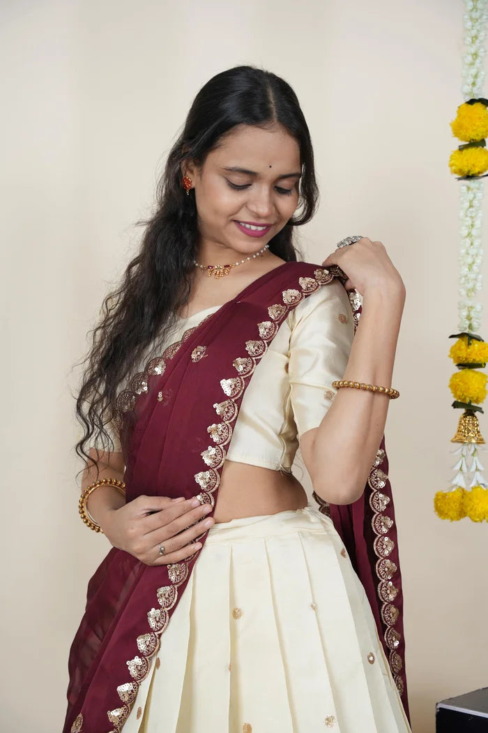 దక్షిణ భారత పండుగ సాంప్రదాయ హాఫ్ చీర (ఛవి) 