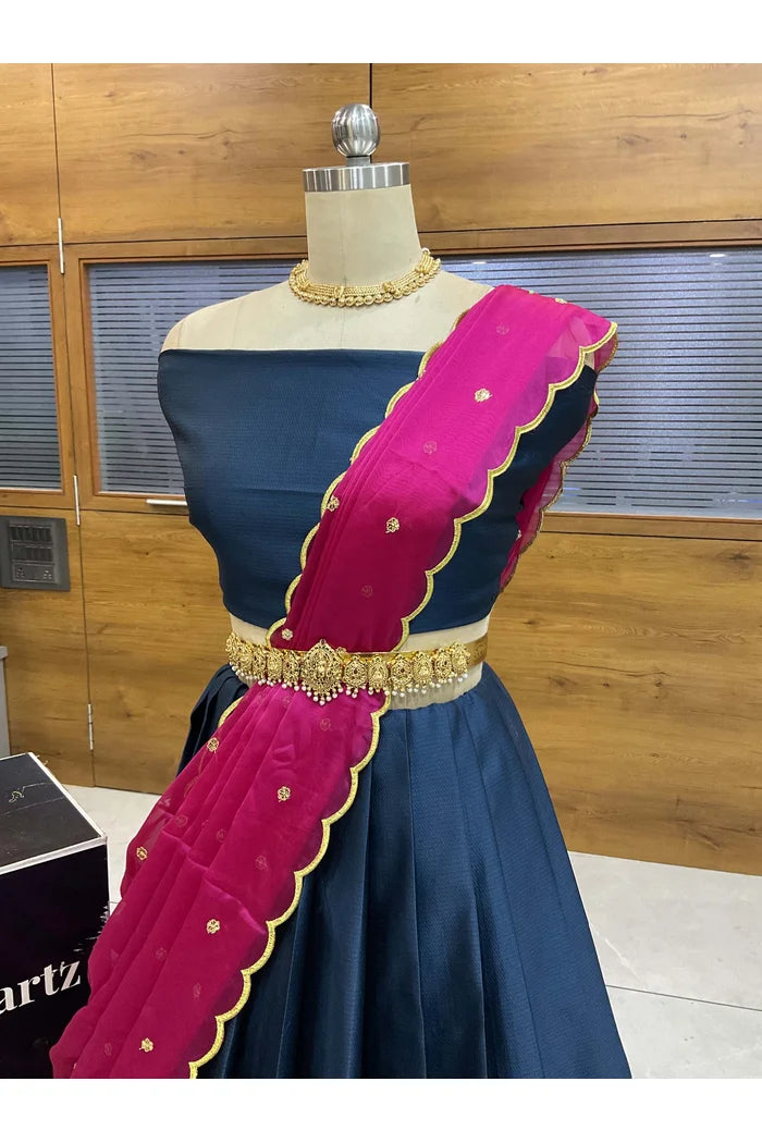 దక్షిణ భారత పండుగ సాంప్రదాయ హాఫ్ చీర (ఆర్వి) 