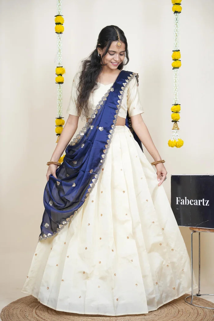 దక్షిణ భారత పండుగ సాంప్రదాయ హాఫ్ చీర (ఛవి) 