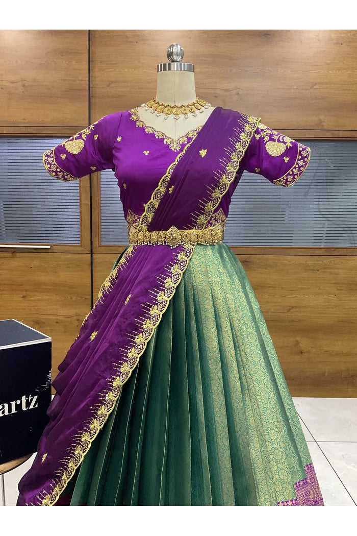 దక్షిణ భారత పండుగ సాంప్రదాయ హాఫ్ చీర (ఛవి) 