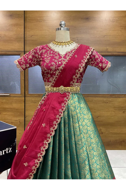 దక్షిణ భారత పండుగ సాంప్రదాయ హాఫ్ చీర (ఛవి) 