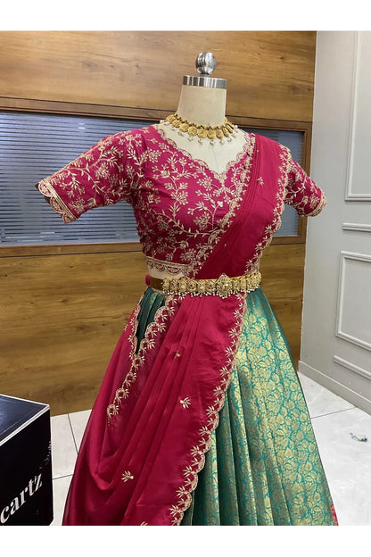 దక్షిణ భారత పండుగ సాంప్రదాయ హాఫ్ చీర (ఛవి) 