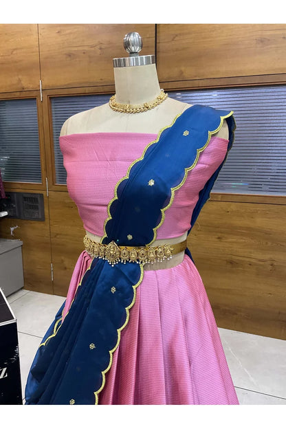 దక్షిణ భారత పండుగ సాంప్రదాయ హాఫ్ చీర (ఆర్వి) 