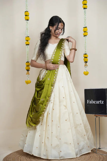 దక్షిణ భారత పండుగ సాంప్రదాయ హాఫ్ చీర (ఛవి) 