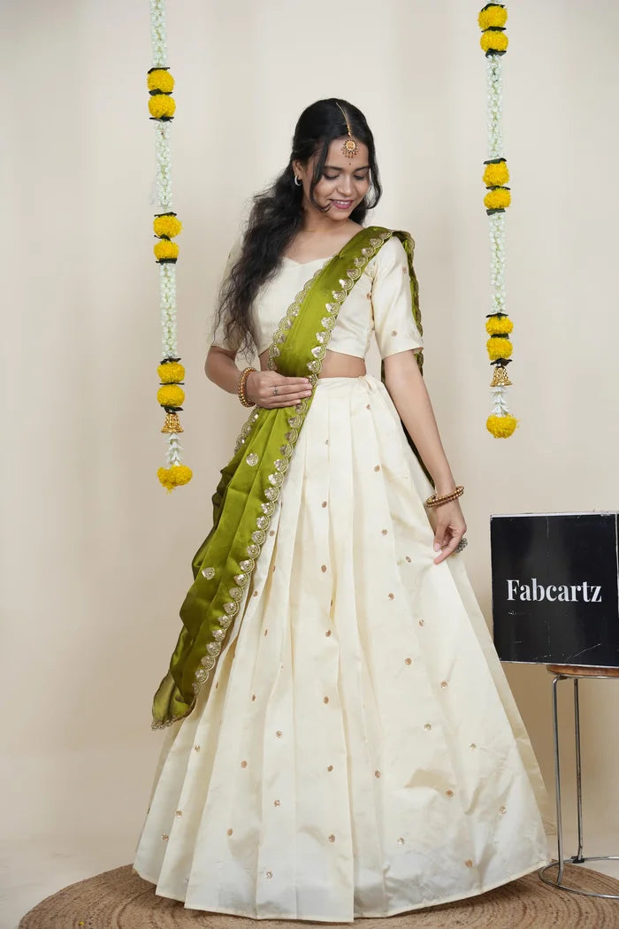 దక్షిణ భారత పండుగ సాంప్రదాయ హాఫ్ చీర (ఛవి) 