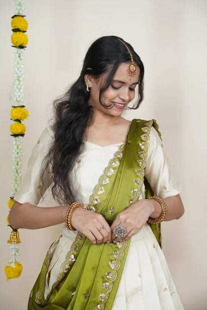 దక్షిణ భారత పండుగ సాంప్రదాయ హాఫ్ చీర (ఛవి) 