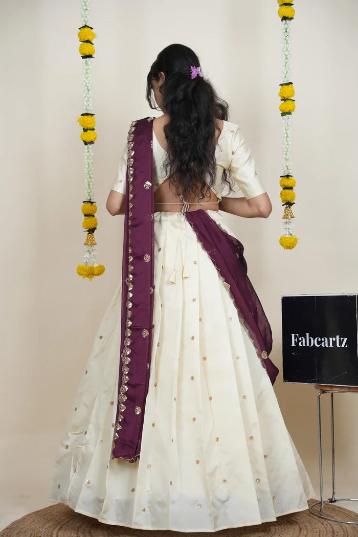 దక్షిణ భారత పండుగ సాంప్రదాయ హాఫ్ చీర (ఛవి) 