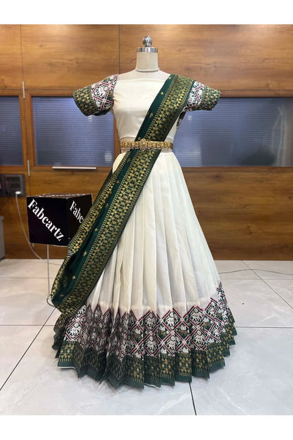 దక్షిణ భారత పండుగ సాంప్రదాయ హాఫ్ చీర (ఛవి) 