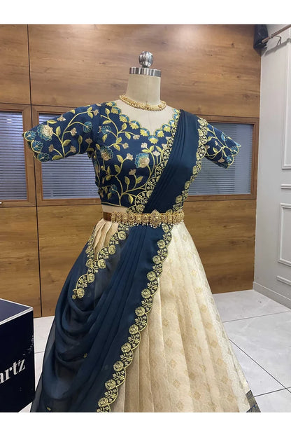 దక్షిణ భారత పండుగ సాంప్రదాయ హాఫ్ చీర (ఛవి) 