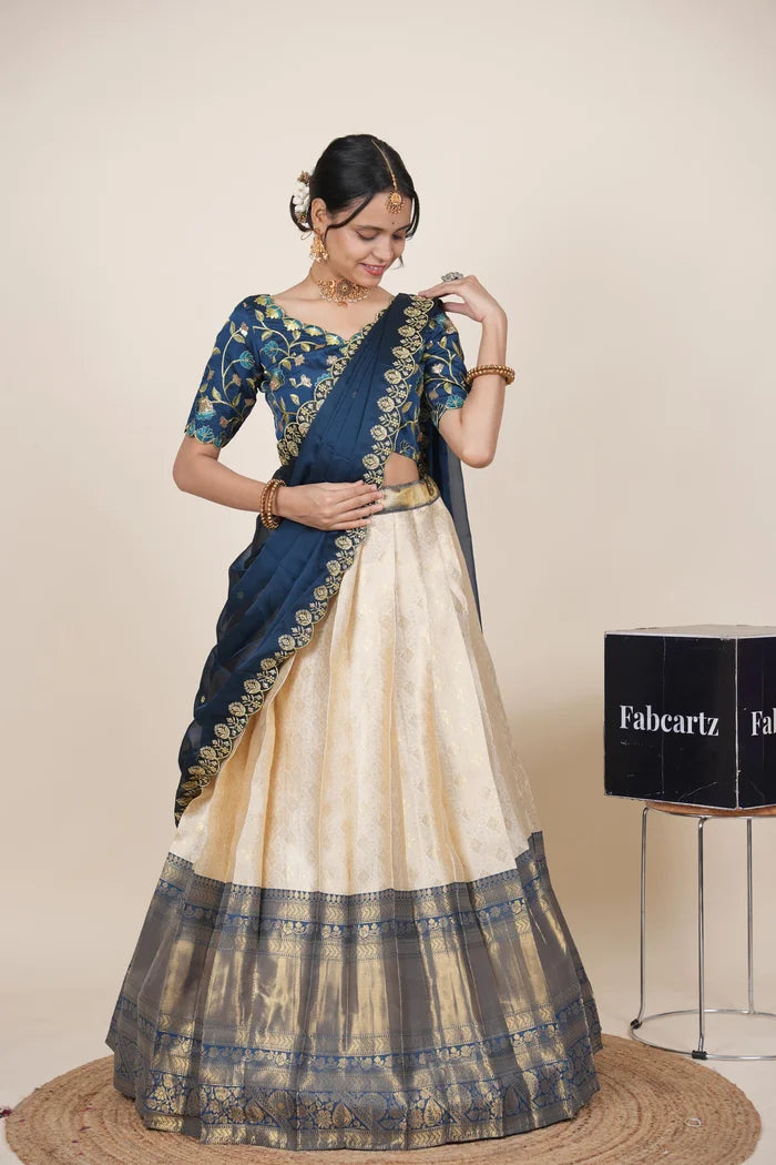 దక్షిణ భారత పండుగ సాంప్రదాయ హాఫ్ చీర (ఛవి) 