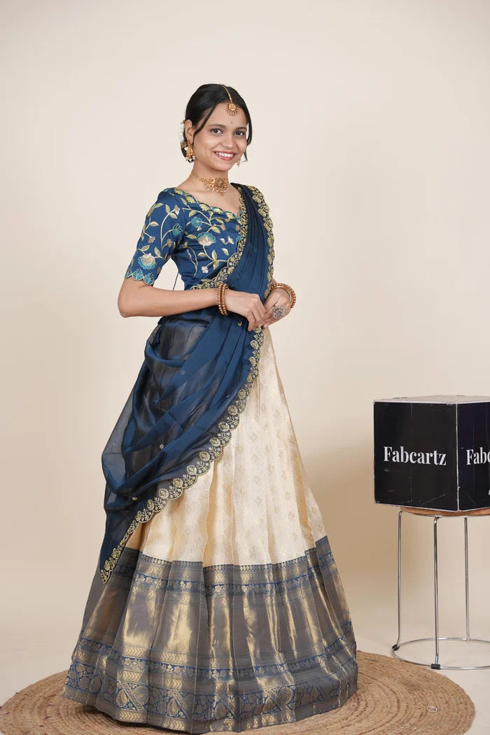 దక్షిణ భారత పండుగ సాంప్రదాయ హాఫ్ చీర (ఛవి) 