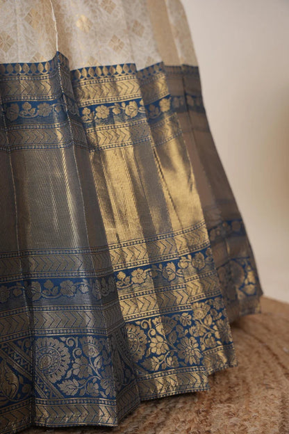 దక్షిణ భారత పండుగ సాంప్రదాయ హాఫ్ చీర (ఛవి) 