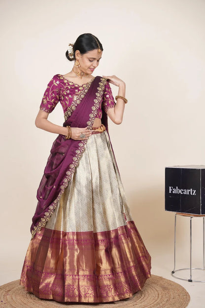 దక్షిణ భారత పండుగ సాంప్రదాయ హాఫ్ చీర (ఛవి) 