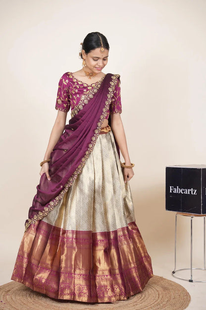 దక్షిణ భారత పండుగ సాంప్రదాయ హాఫ్ చీర (ఛవి) 