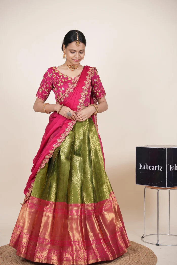 దక్షిణ భారత పండుగ సాంప్రదాయ హాఫ్ చీర (ఛవి) 