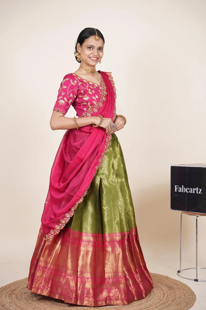 దక్షిణ భారత పండుగ సాంప్రదాయ హాఫ్ చీర (ఛవి) 