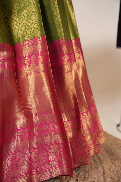 దక్షిణ భారత పండుగ సాంప్రదాయ హాఫ్ చీర (ఛవి) 