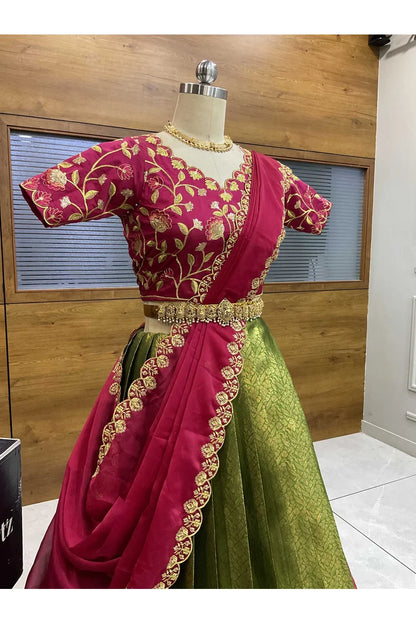 దక్షిణ భారత పండుగ సాంప్రదాయ హాఫ్ చీర (ఛవి) 