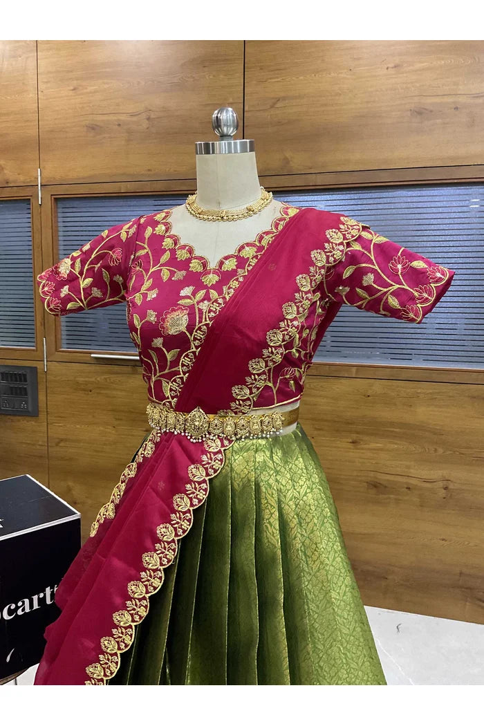 దక్షిణ భారత పండుగ సాంప్రదాయ హాఫ్ చీర (ఛవి) 