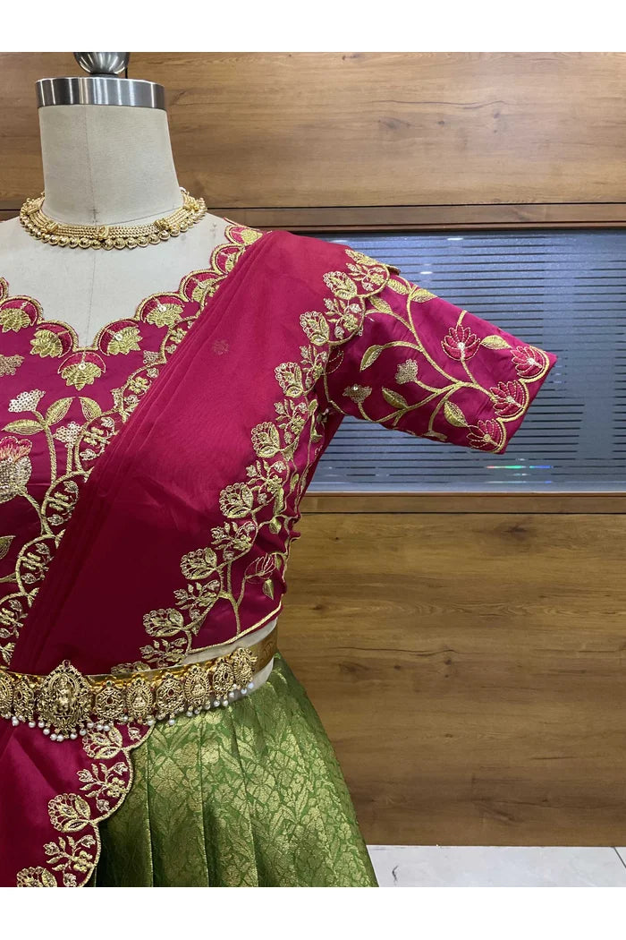 దక్షిణ భారత పండుగ సాంప్రదాయ హాఫ్ చీర (ఛవి) 