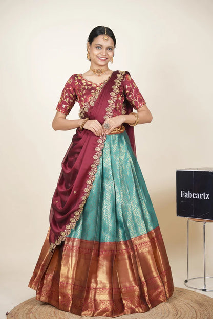 దక్షిణ భారత పండుగ సాంప్రదాయ హాఫ్ చీర (ఛవి) 