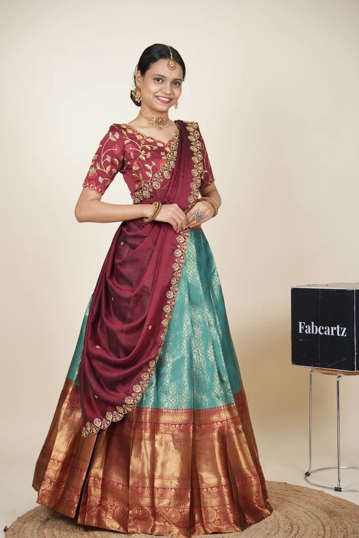 దక్షిణ భారత పండుగ సాంప్రదాయ హాఫ్ చీర (ఛవి) 