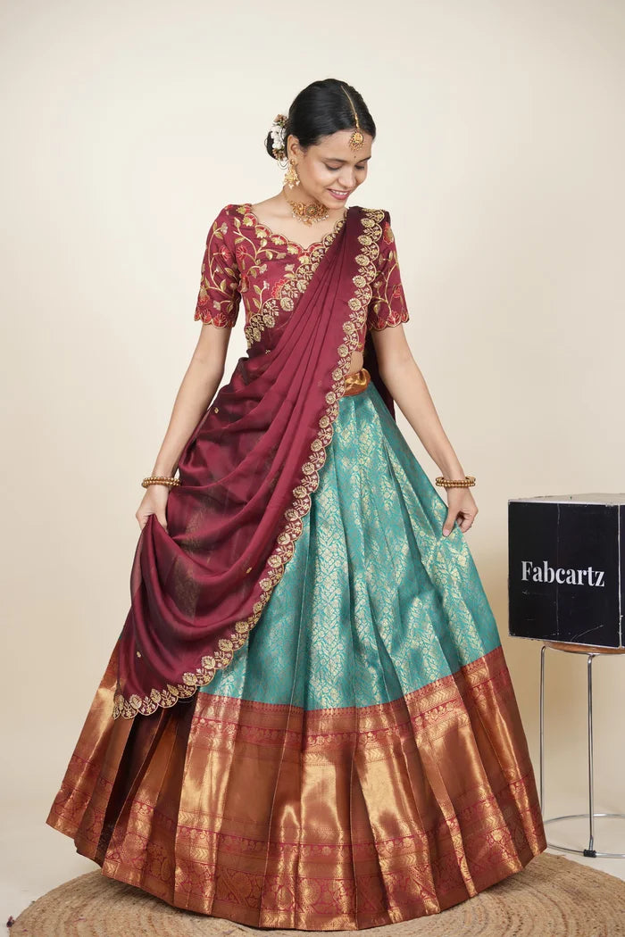 దక్షిణ భారత పండుగ సాంప్రదాయ హాఫ్ చీర (ఛవి) 